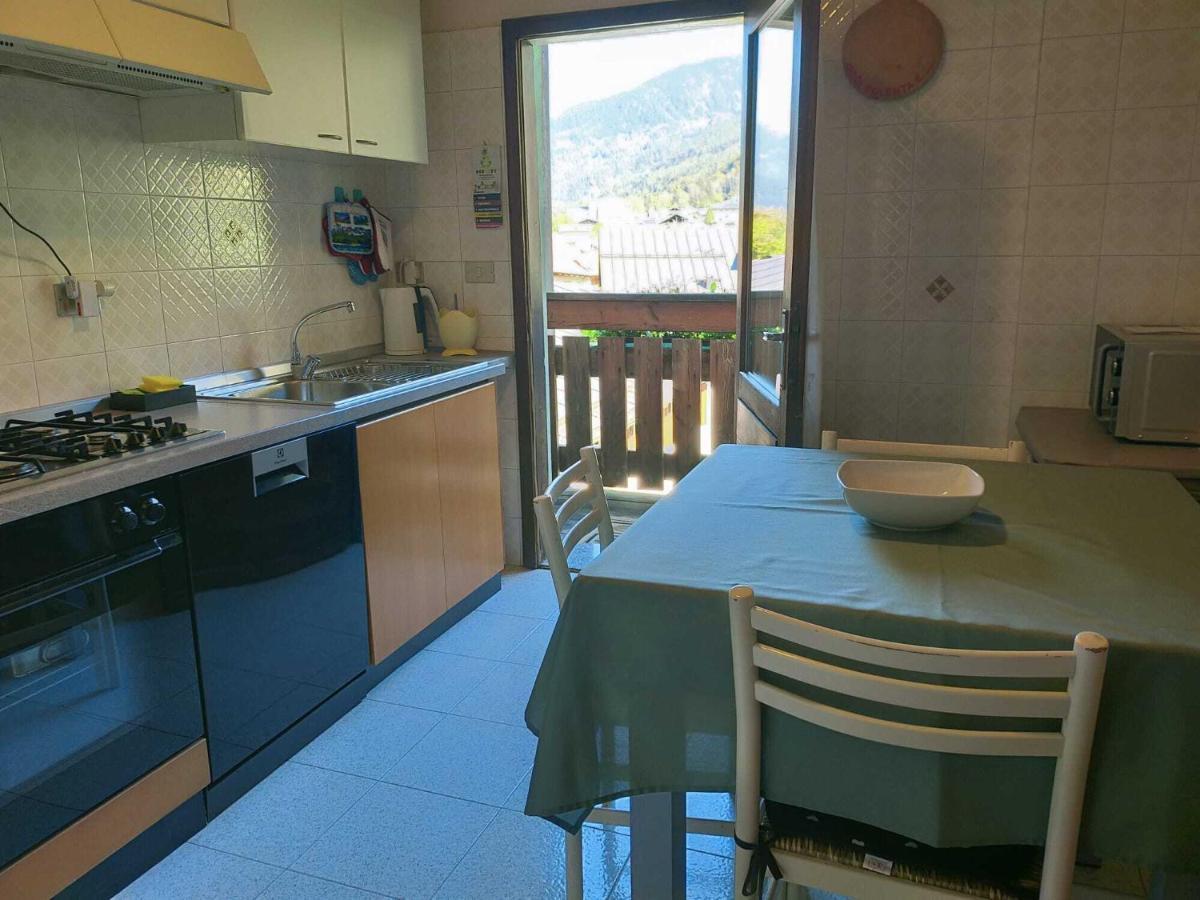 Mansarda Tra Le Dolomiti Di Brenta Apartment Bocenago Exterior photo