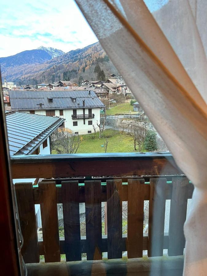 Mansarda Tra Le Dolomiti Di Brenta Apartment Bocenago Exterior photo
